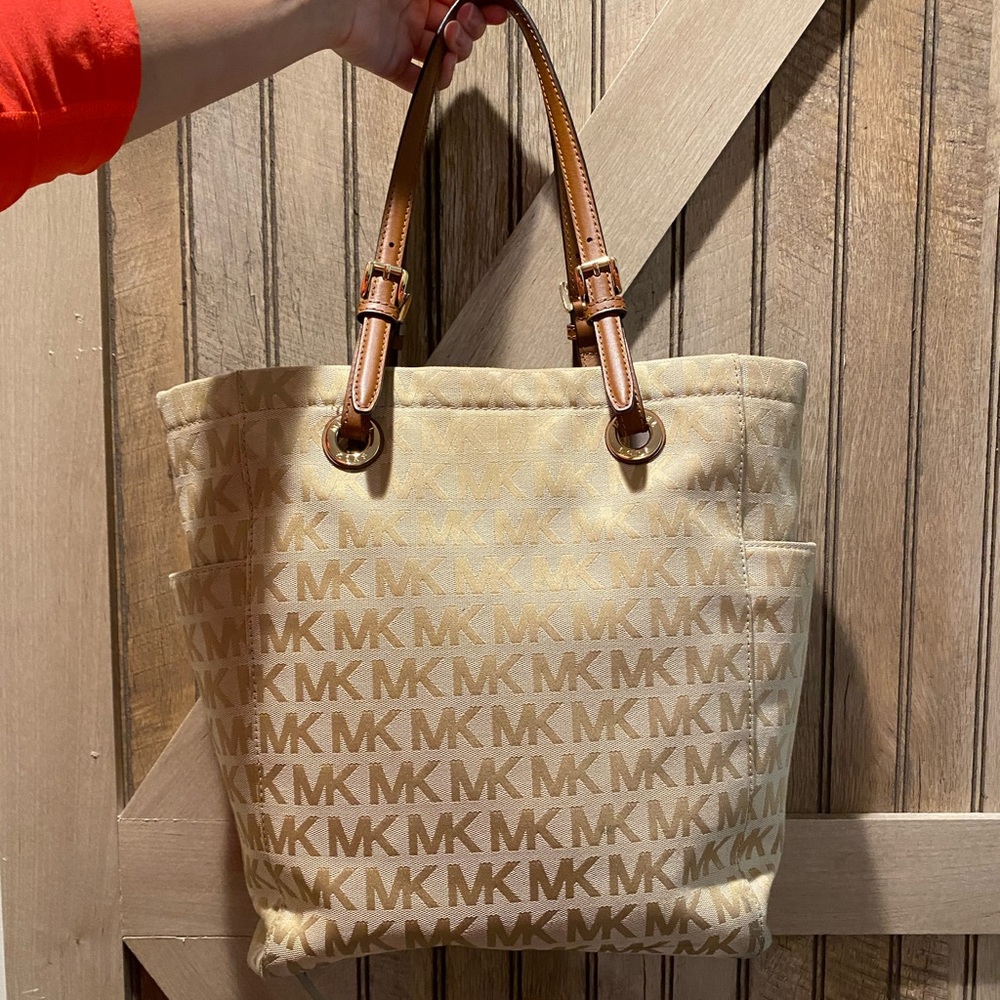 ❗️SOLD ❗️MK Bag